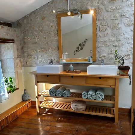 فندق مبيت وإفطار Naturo-gites Nieul-le-Virouil