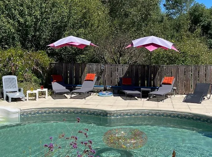 Naturo-gites Bed and breakfast Nieul-le-Virouil