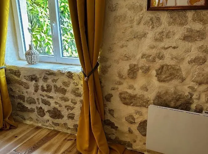 Naturo-gites Bed and breakfast Nieul-le-Virouil